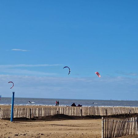 Confort 2 Pieces Pour 4 Pers, Chatelaillon-Plage, Parking - Fr-1-706-4 Kültér fotó